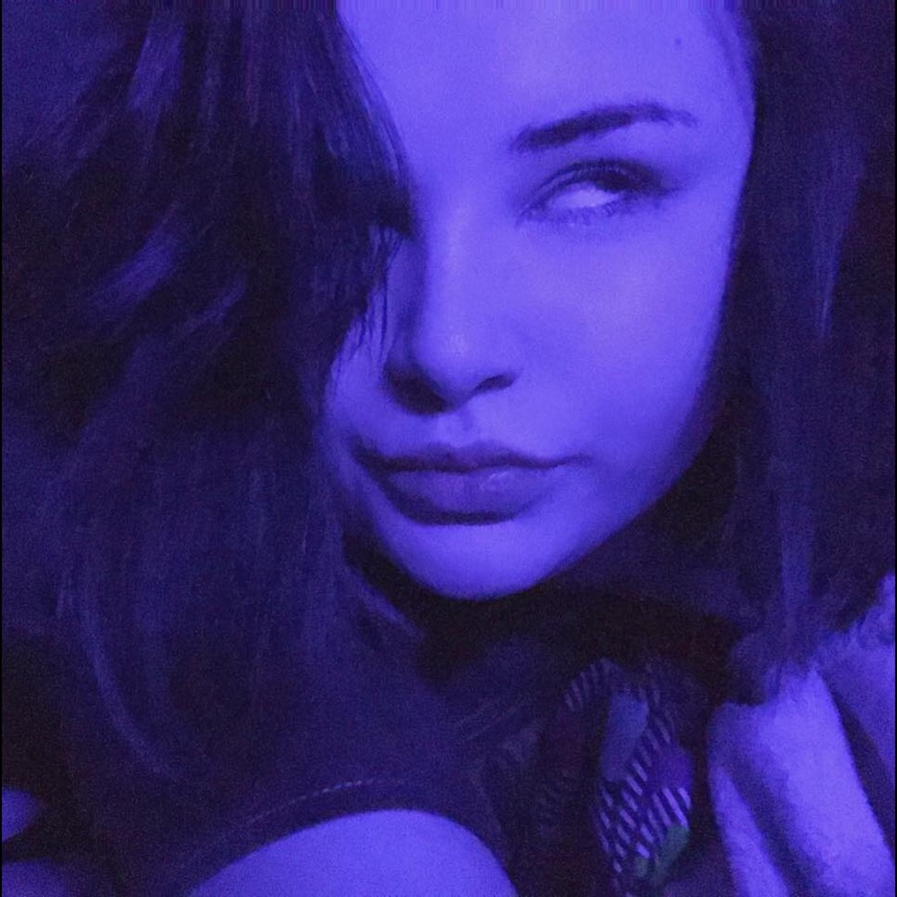 Meet your Posher, Layla